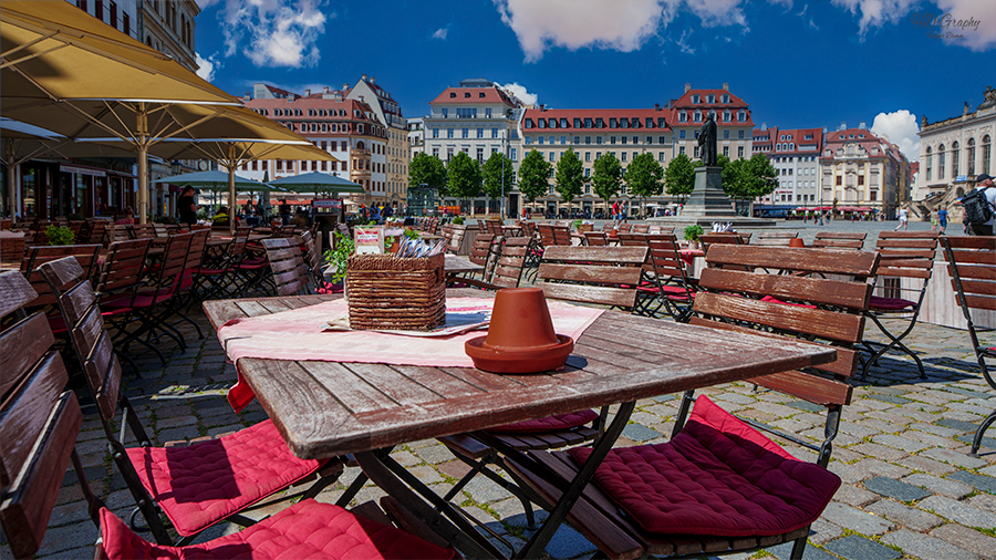 Bild an der Frauenkirche Neumarkt © HD-Graphy.de