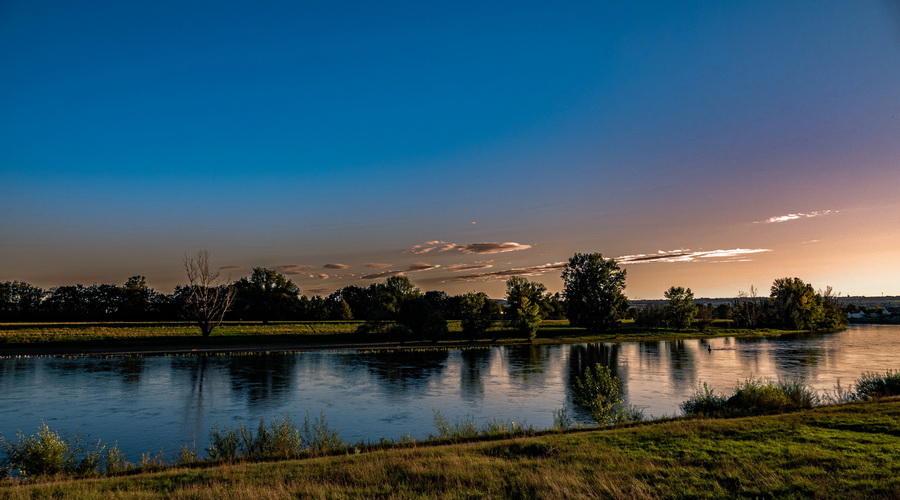 Bild An der Elbe in Dresden Kaditz © HD-Graphy.de