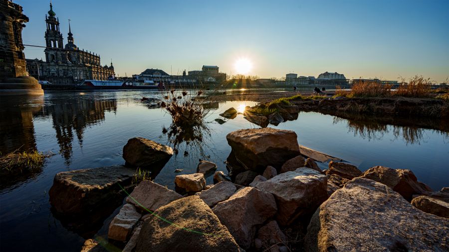 Bild An der Elbe in Dresden © HD-Graphy.de