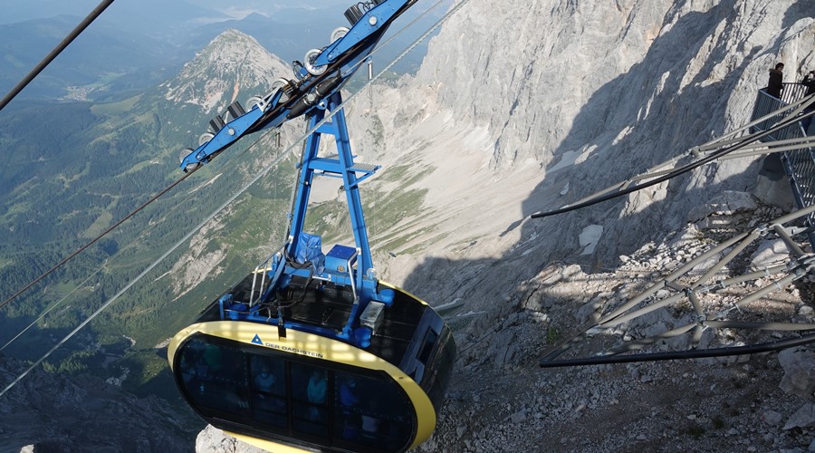 Auf dem Dachstein fahrt man mit der Panoramagondel © HD-Graphy.de