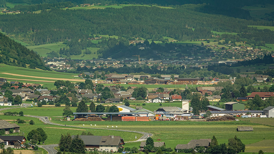 © HD-Graphy.de - Blick auf  Mariapfarr / Österreich